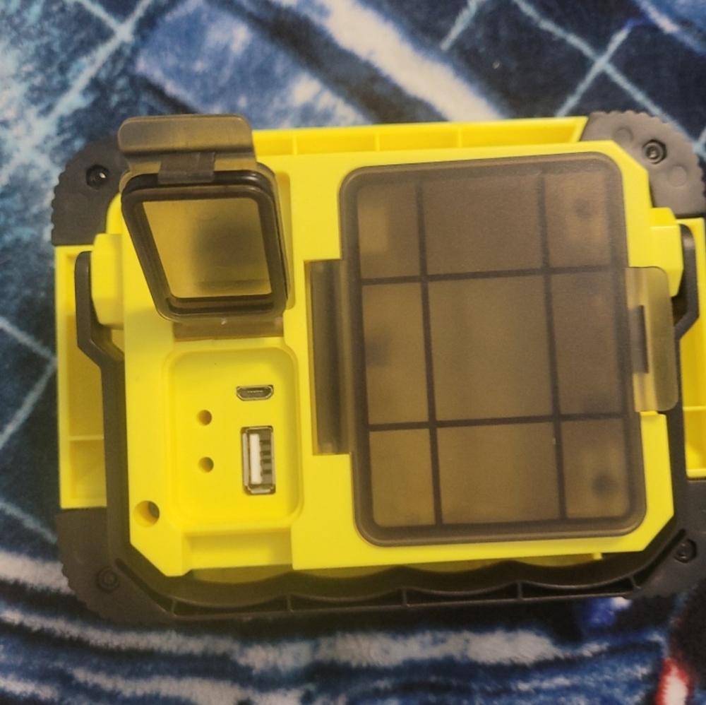 Dual power source LED Work Light with Focus Lens - Picture 5 of 7